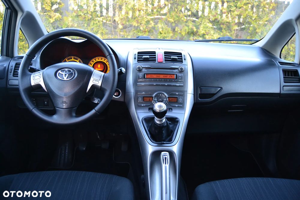 Toyota Auris 2.0 D-4D Sol - 33