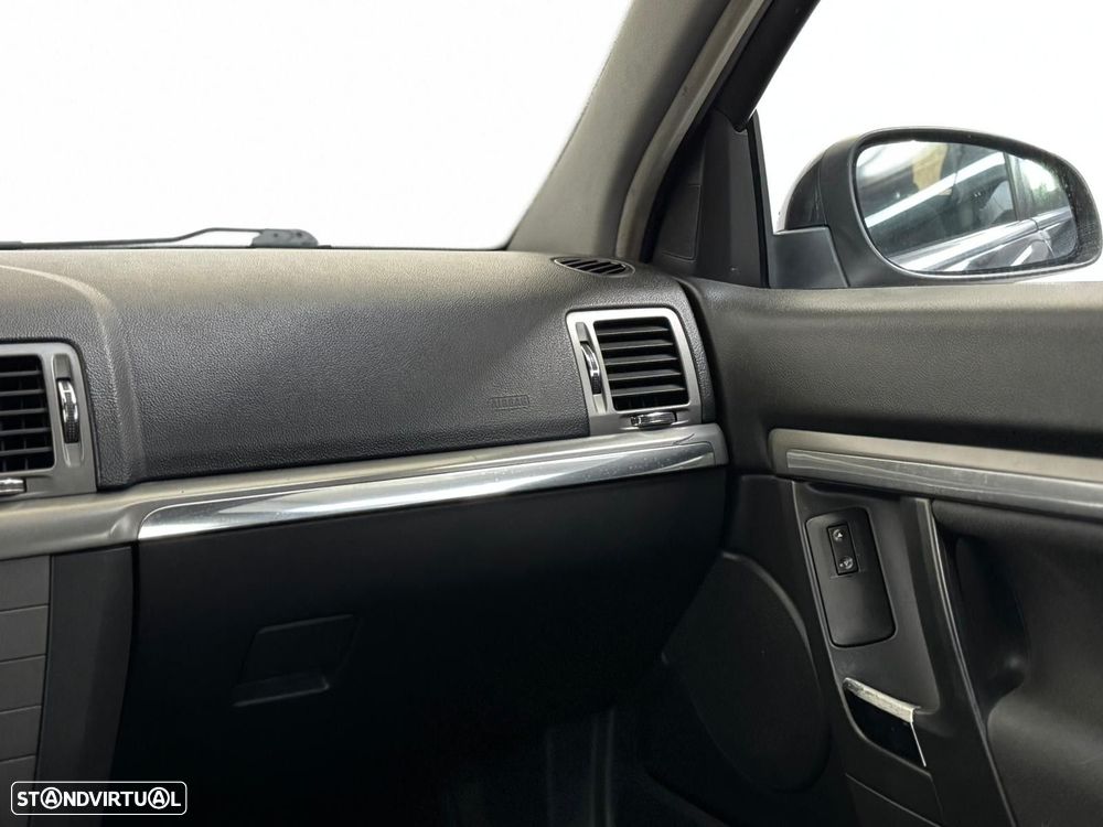 Opel Vectra Caravan 1.9 CDTi Executive - 23