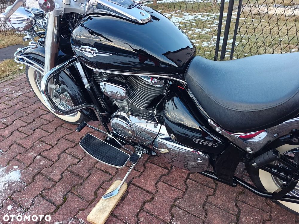 Suzuki Intruder - 25