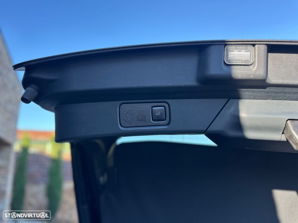 Ford Mustang Mach-E 75.7 kWh Premium AWD - 11