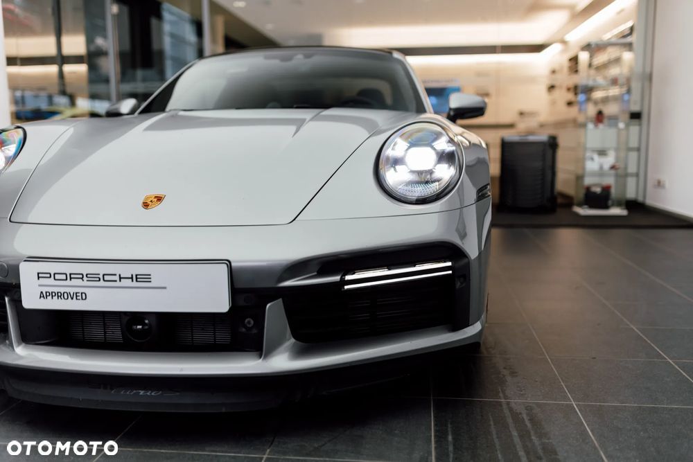 Porsche 911 Turbo 50 Years - 36