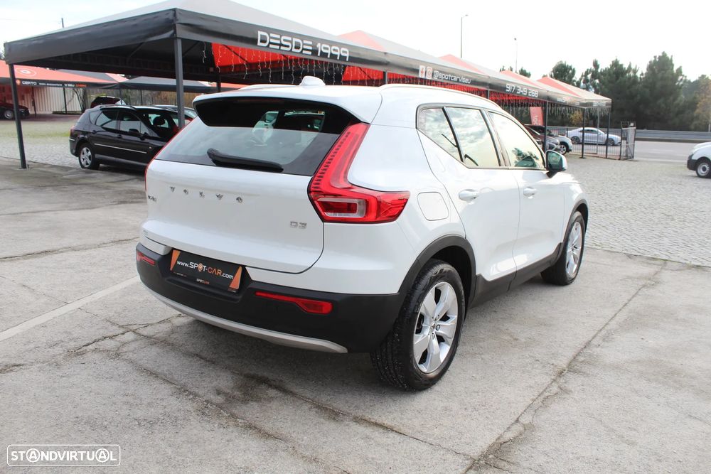 Volvo XC 40 2.0 D3 Momentum Plus - 4