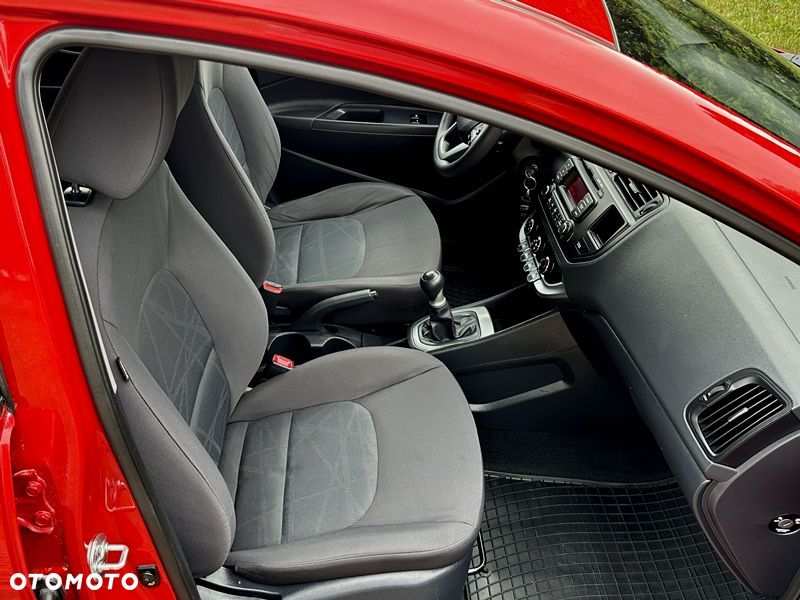 Kia Rio - 11
