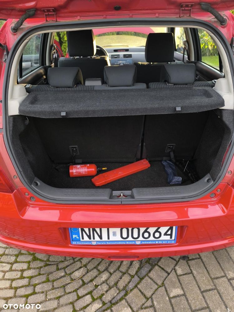 Suzuki Swift 2005 photo 5