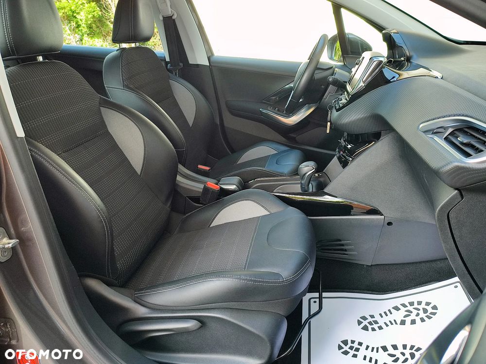 Peugeot 2008 PureTech 110 Stop&Start EAT6 Allure - 10