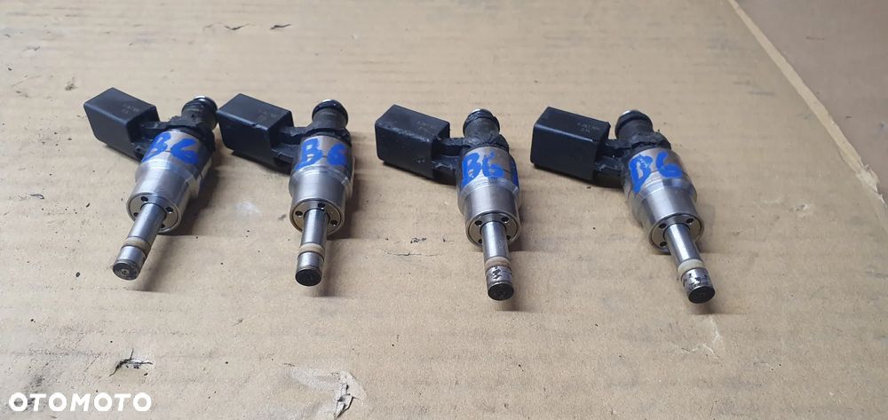 Wtrysk wtryskiwacz paliwa VW Passat B6 2.0 FSI 06F906036 0261500014 - 2