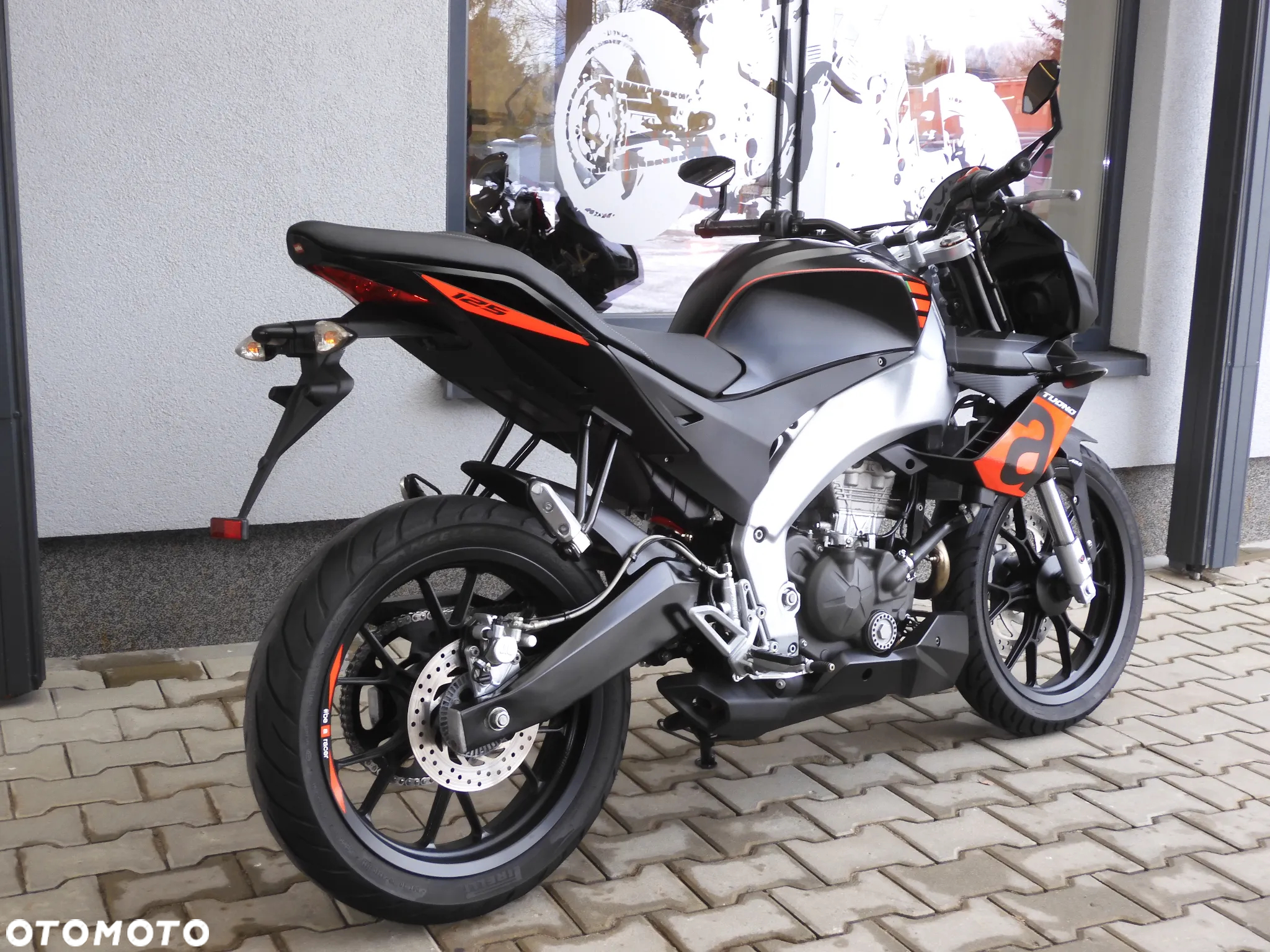 Aprilia Tuono - 18