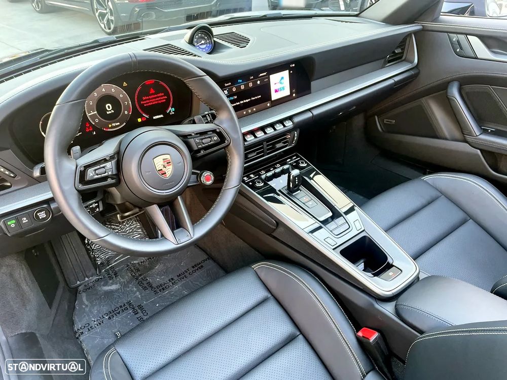 Porsche 911 (992) Carrera Cabriolet PDK - 31