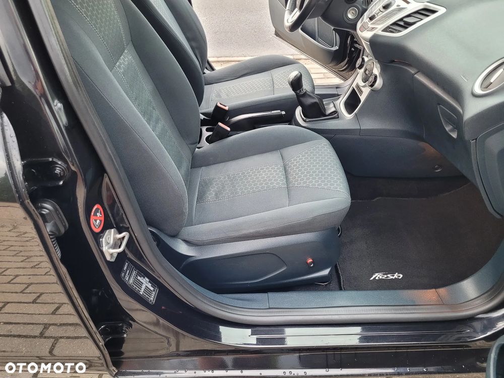 Ford Fiesta 1.25 Titanium EU5 - 23