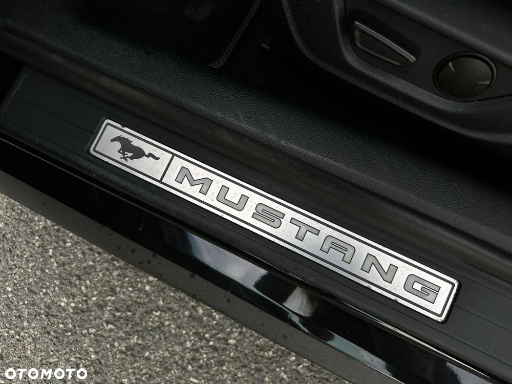 Ford Mustang - 12