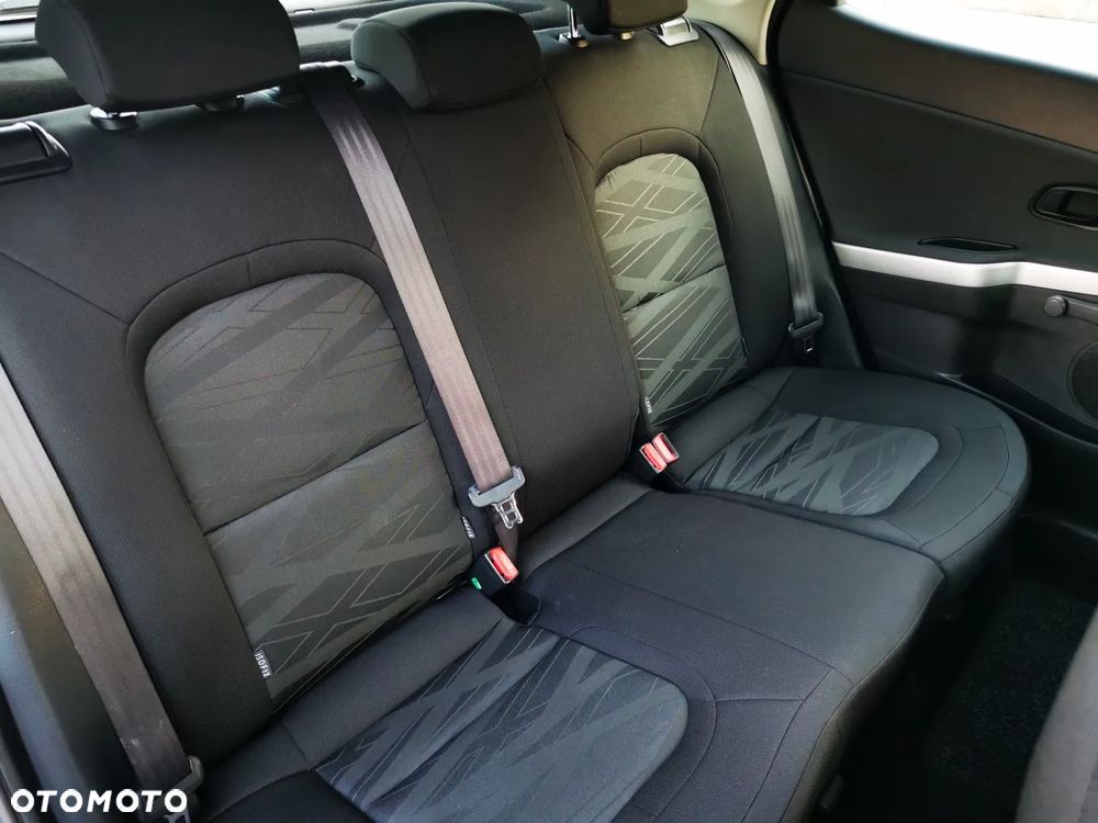 Kia Ceed - 12