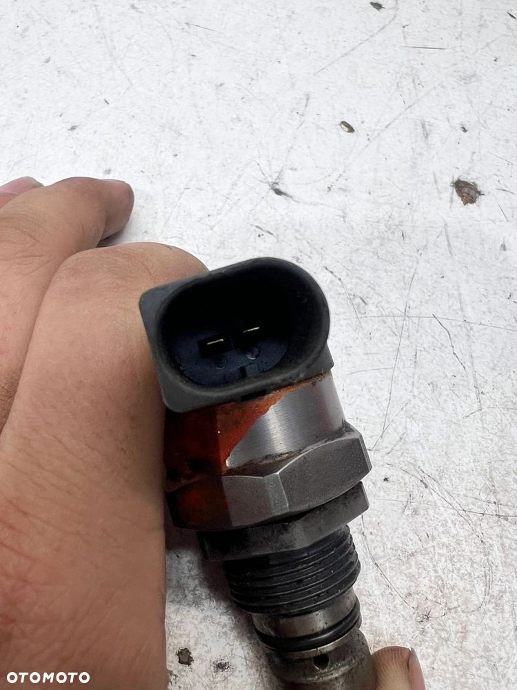 ZAWÓR CIŚNIENIA PALIWA AUDI VOLKSWAGEN SEAT SKODA 057130764AE - 5