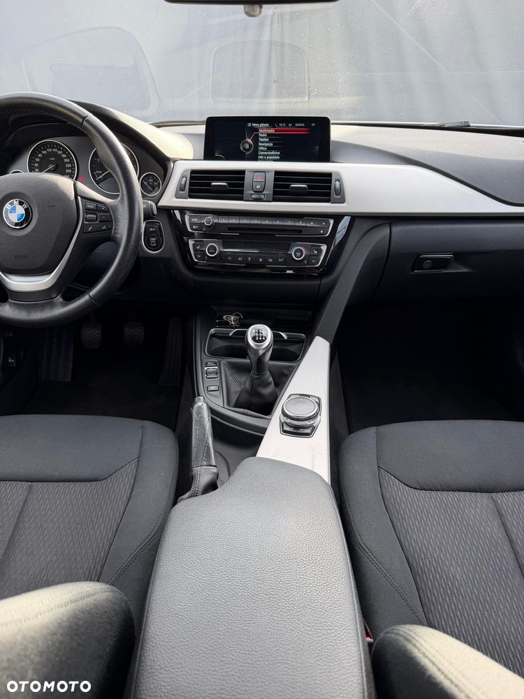BMW Seria 3 318d Luxury Line - 23