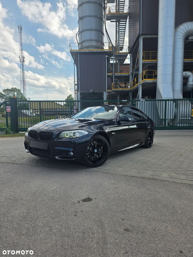 BMW Seria 5 550i Sport-Aut - 15