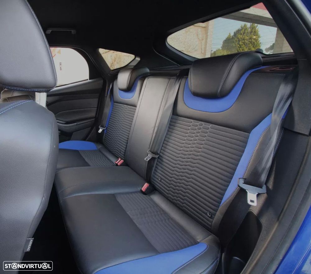 Ford Focus 2.0 EcoBoost ST - 17