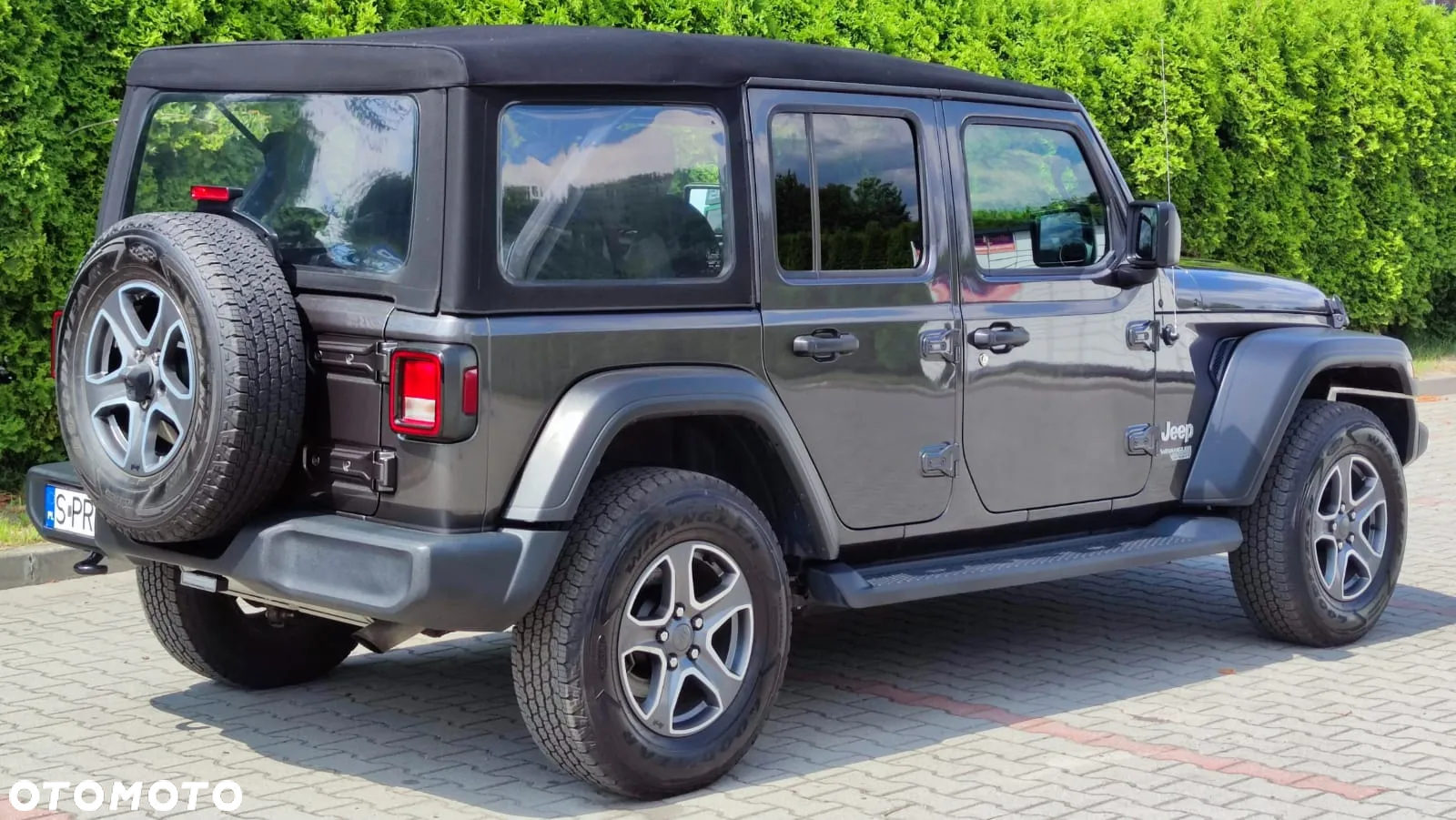 Jeep Wrangler Unlimited GME 2.0 Turbo Sahara - 12