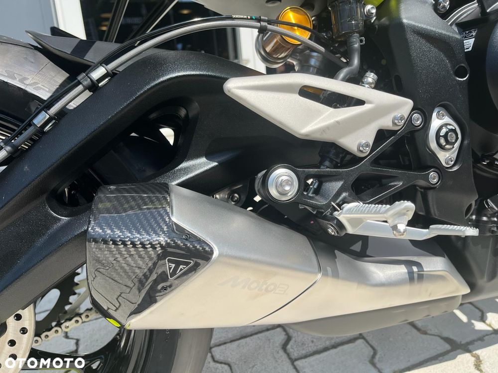 Triumph Street Triple - 15