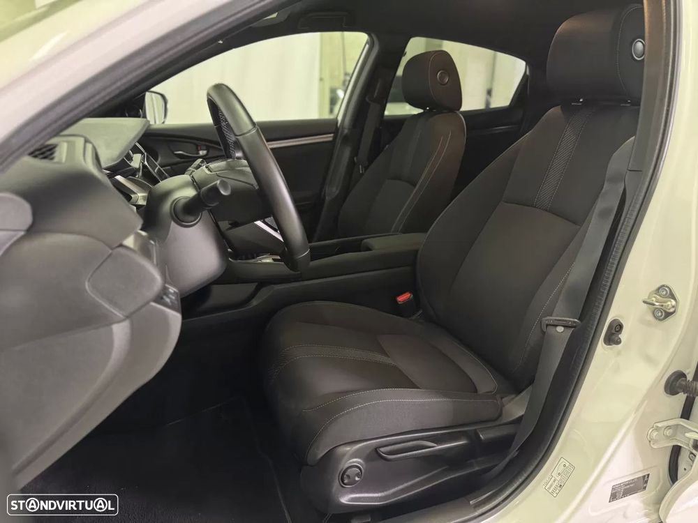 Honda Civic 1.0 i-VTEC Executive Premium - 25