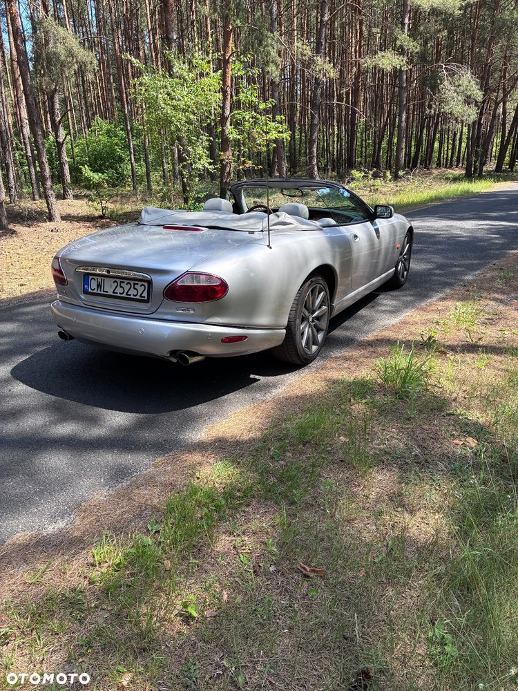Jaguar XK8 Cabriolet - 7