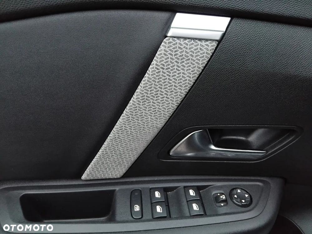 Citroën C4 1.2 PureTech Max S&S EAT8 - 7