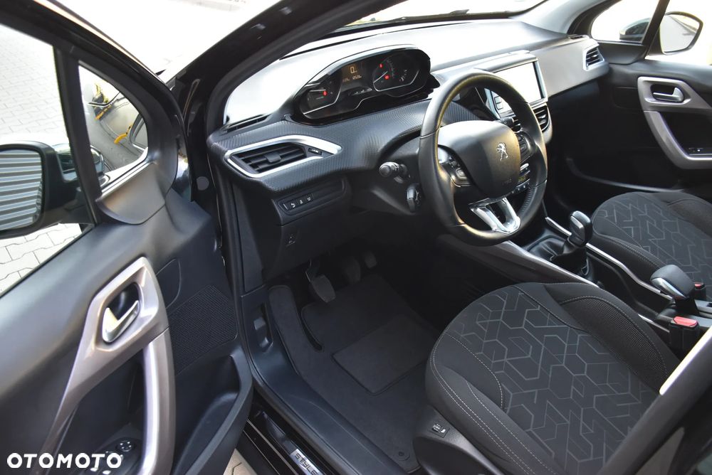 Peugeot 2008 BlueHDi 100 STOP & START Allure - 12