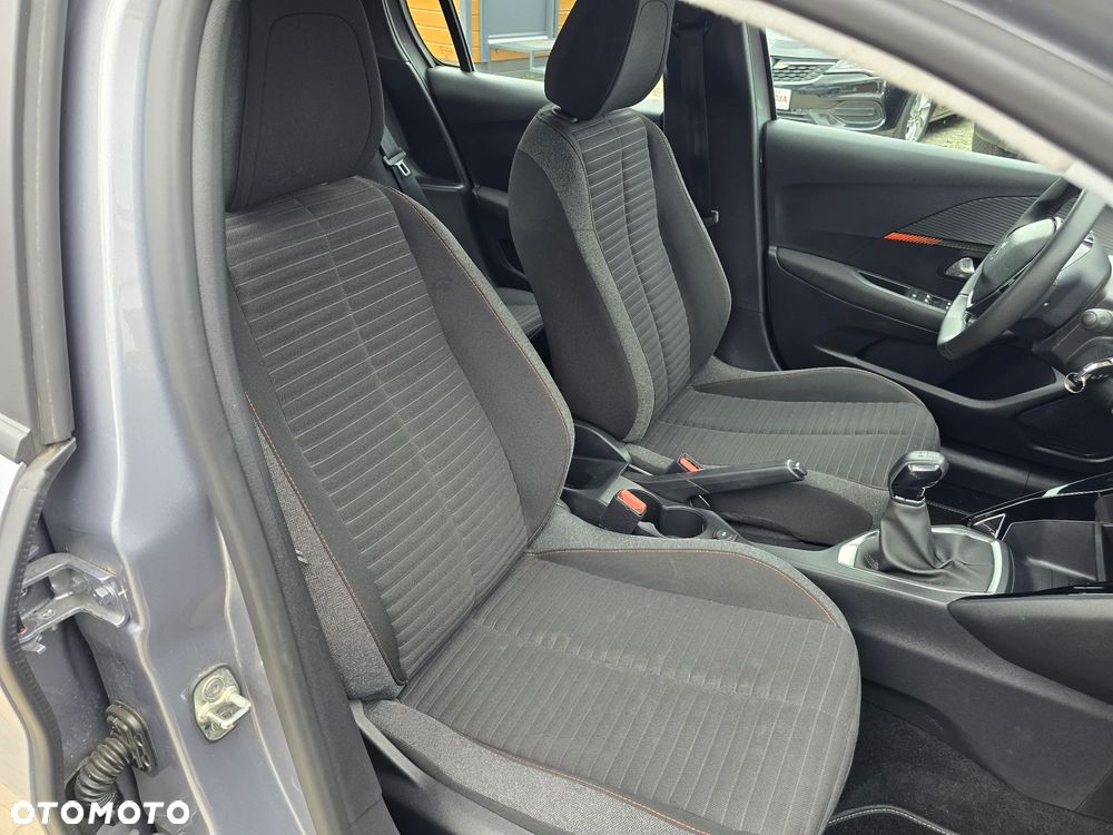 Peugeot 208 - 15