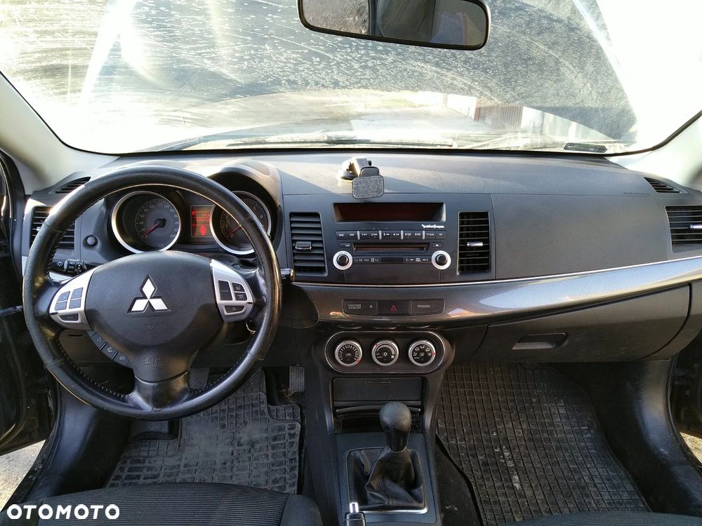 Mitsubishi Lancer - 8