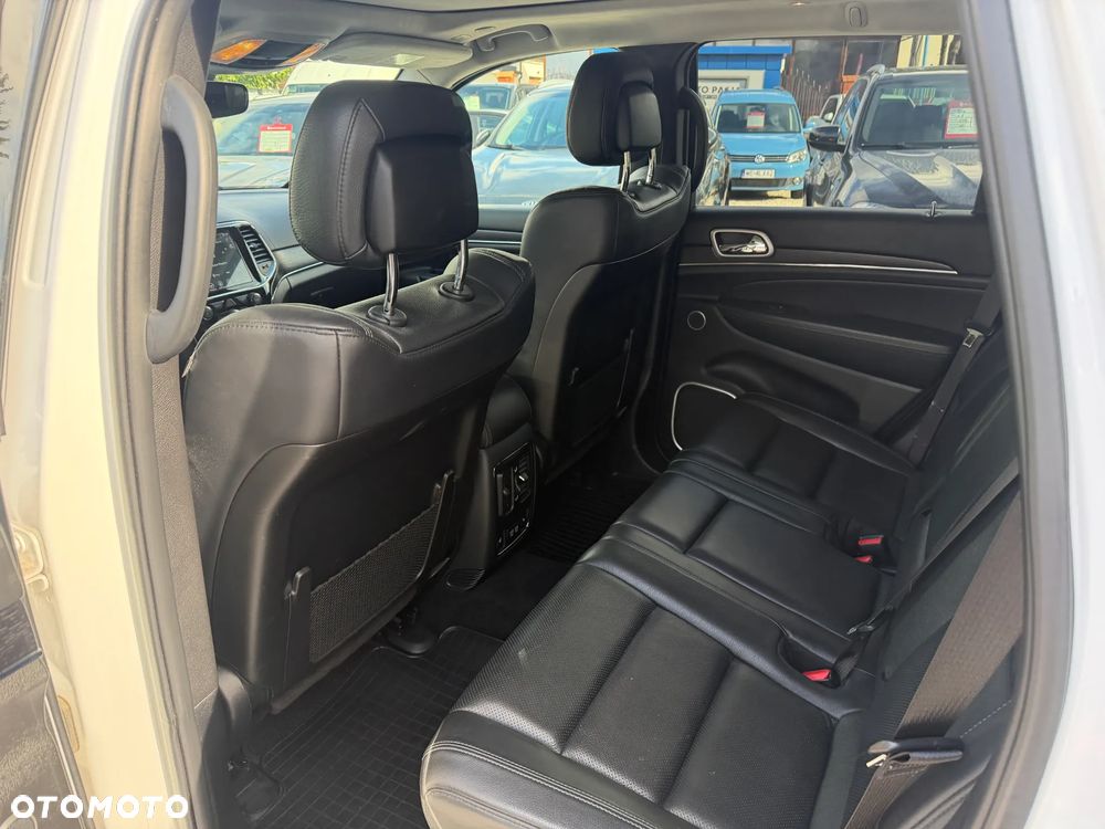 Jeep Grand Cherokee - 20
