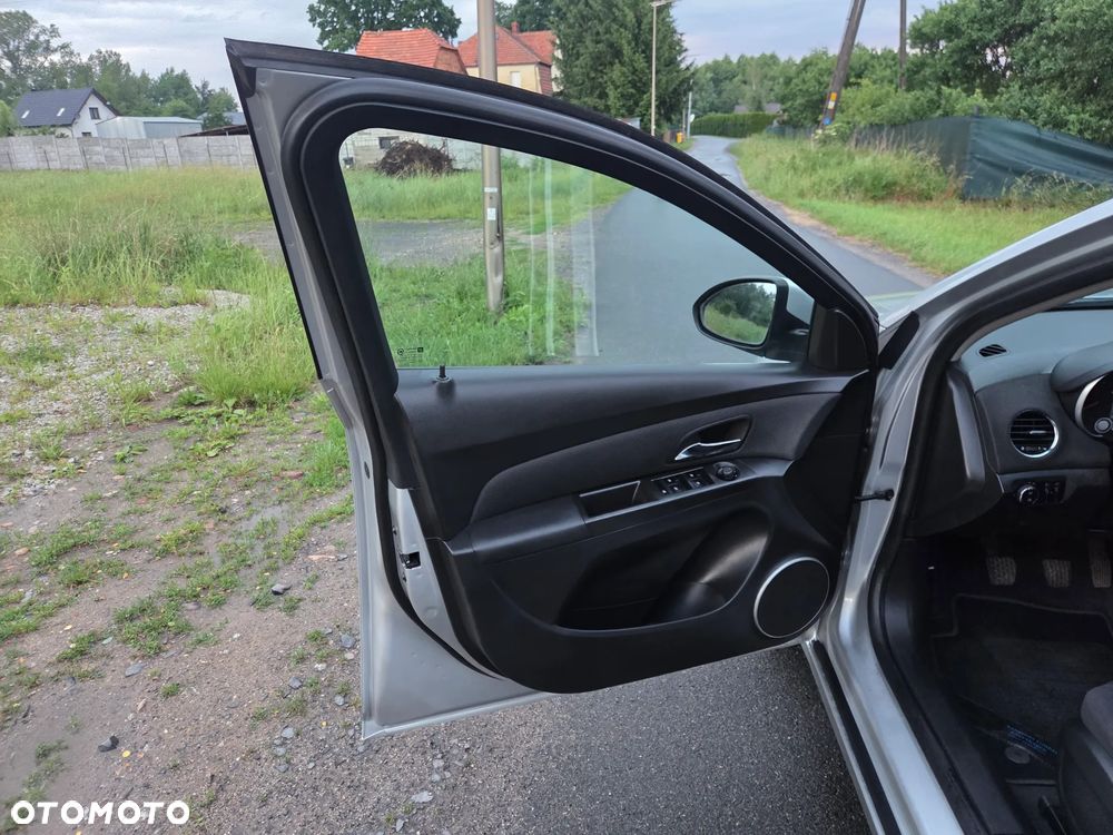 Chevrolet Cruze 1.6 - 10