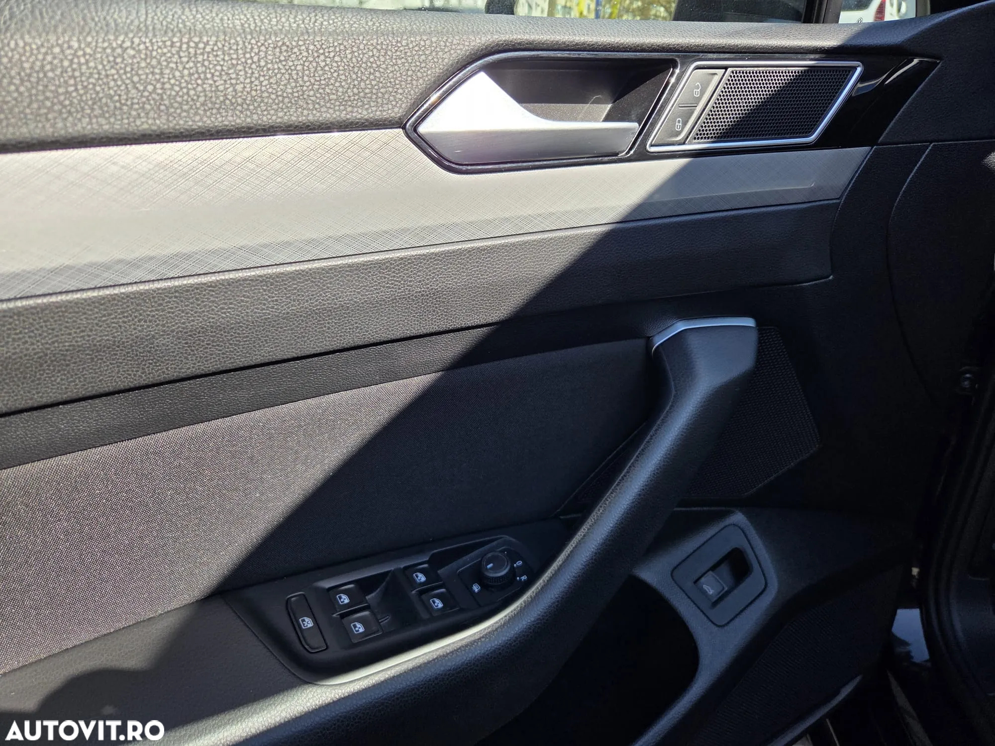 Volkswagen Passat 2.0 TDI DSG Comfortline - 9