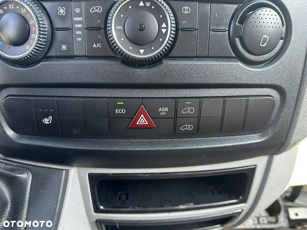 Mercedes-Benz Sprinter - 26