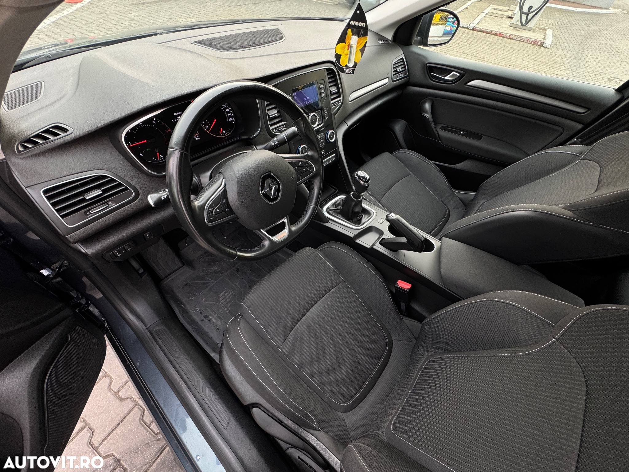 Renault Megane Blue dCi 116 Zen - 16