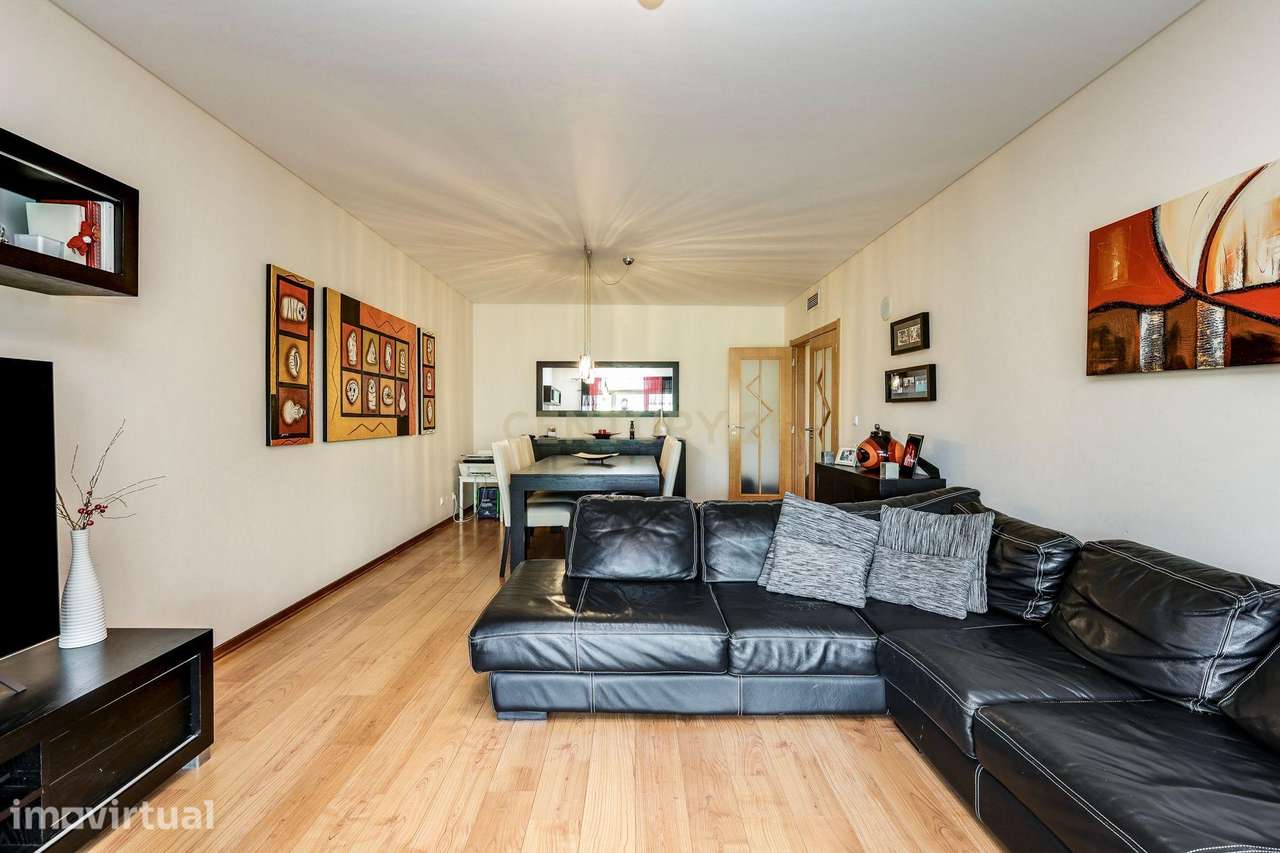 Apartamento T3 com vista panorâmica sobre o Jamor em condomínio fechad - Grande imagem: 3/28