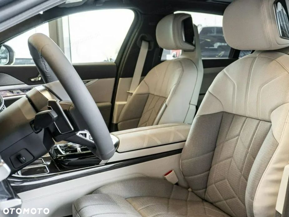 BMW Seria 7 740d xDrive mHEV M Sport sport - 8