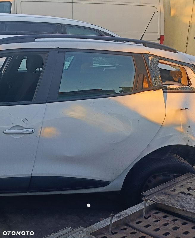 RENAULT CLIO IV KOMBI SZYBA DRZWI TYŁ LEWA 2014 - 1