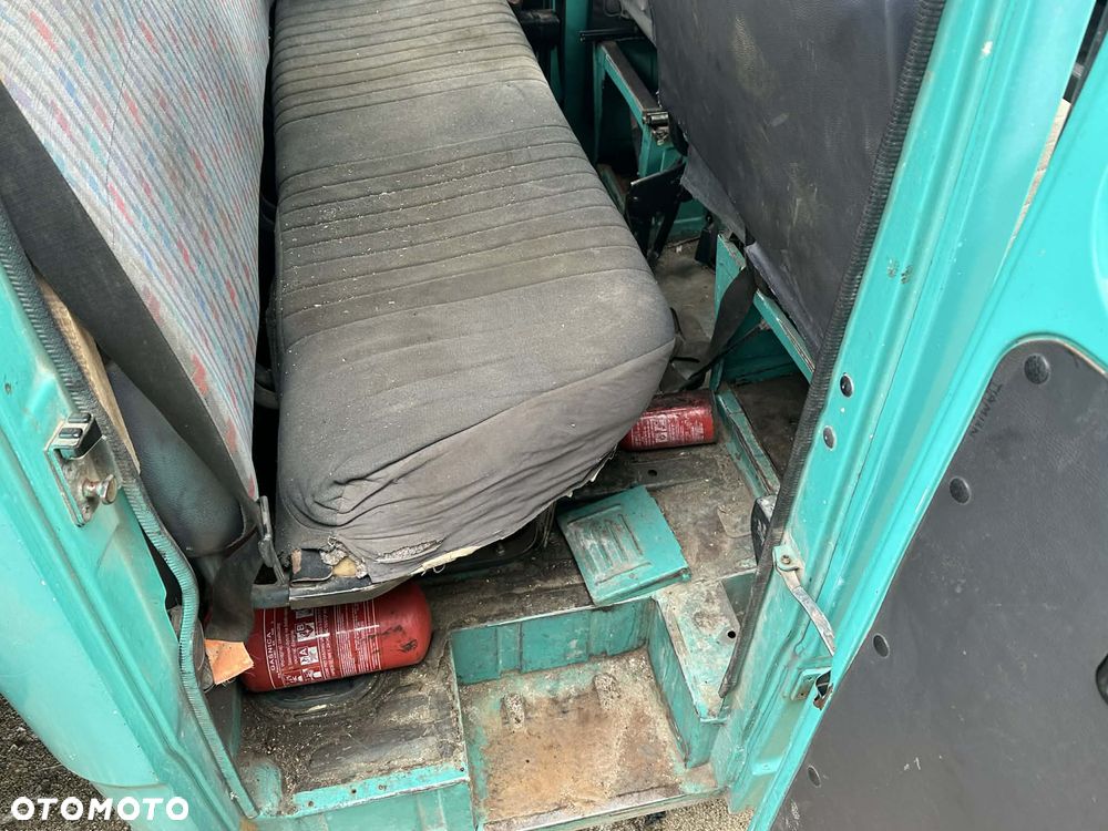 Mercedes-Benz 208D - 2