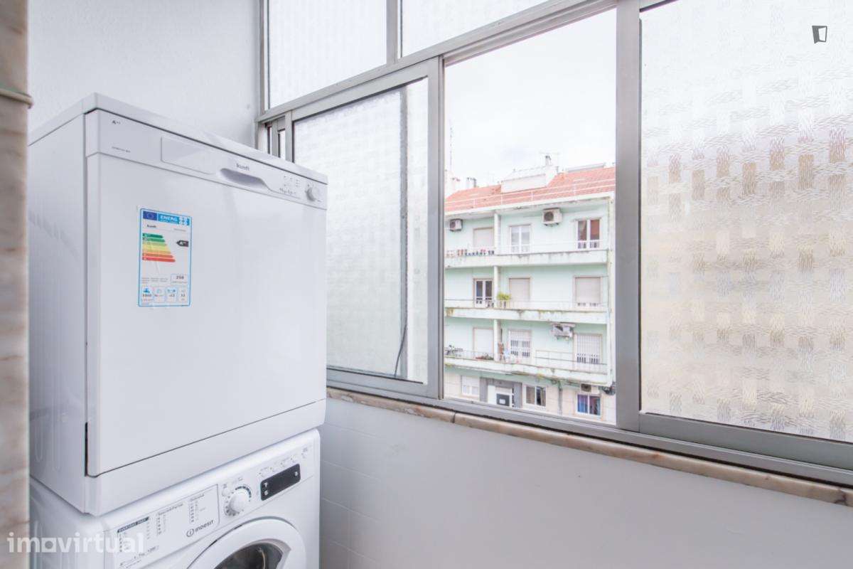 Quarto - localizado em Benfica Lisbon - Grande imagem: 4/13