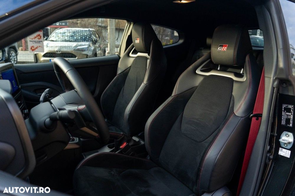 Toyota Yaris - 4