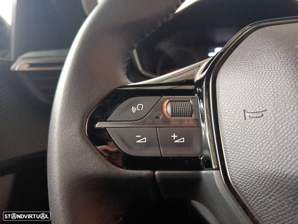 Peugeot 2008 1.2 PureTech Style - 16