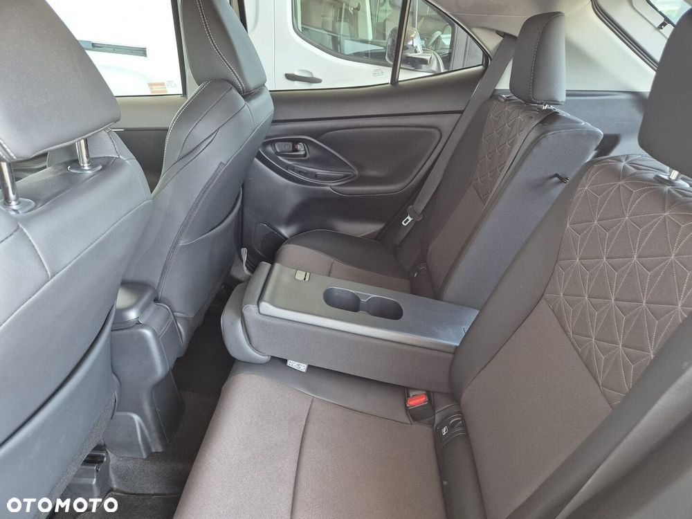 Toyota Yaris Cross Hybrid 1.5 Executive - 12