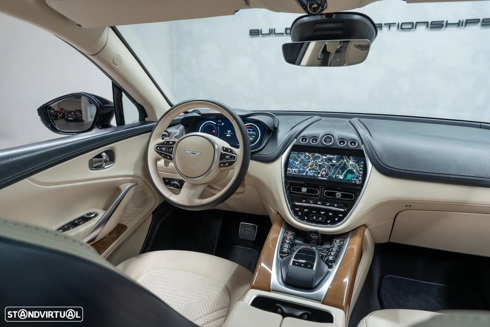 Aston Martin DBX Standard - 20