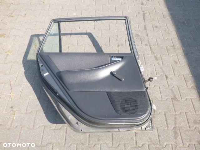DRZWI LEWY TYŁ LEWE TYLNE KOMPLETNE TOYOTA COROLLA E12 KOMBI KOLOR 1C3 - 22
