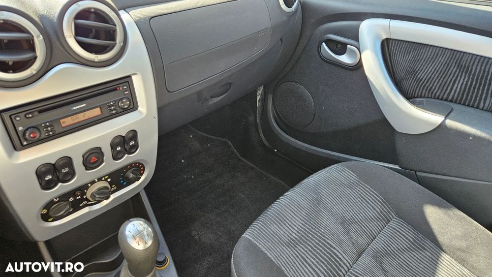 Dacia Logan K90 1.6 16v Laureate - 28