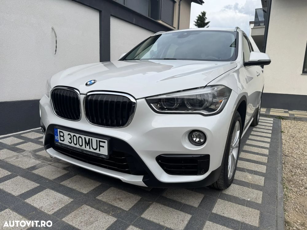 BMW X1 xDrive20i Aut. Sport Line - 1