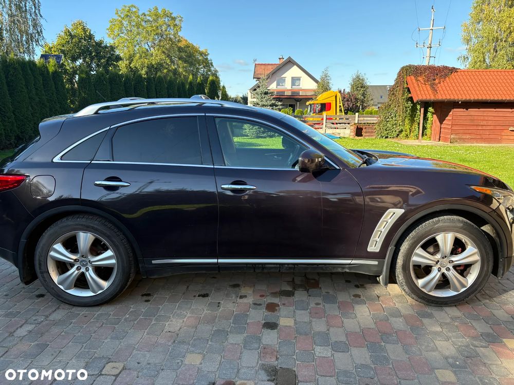 Infiniti FX - 9