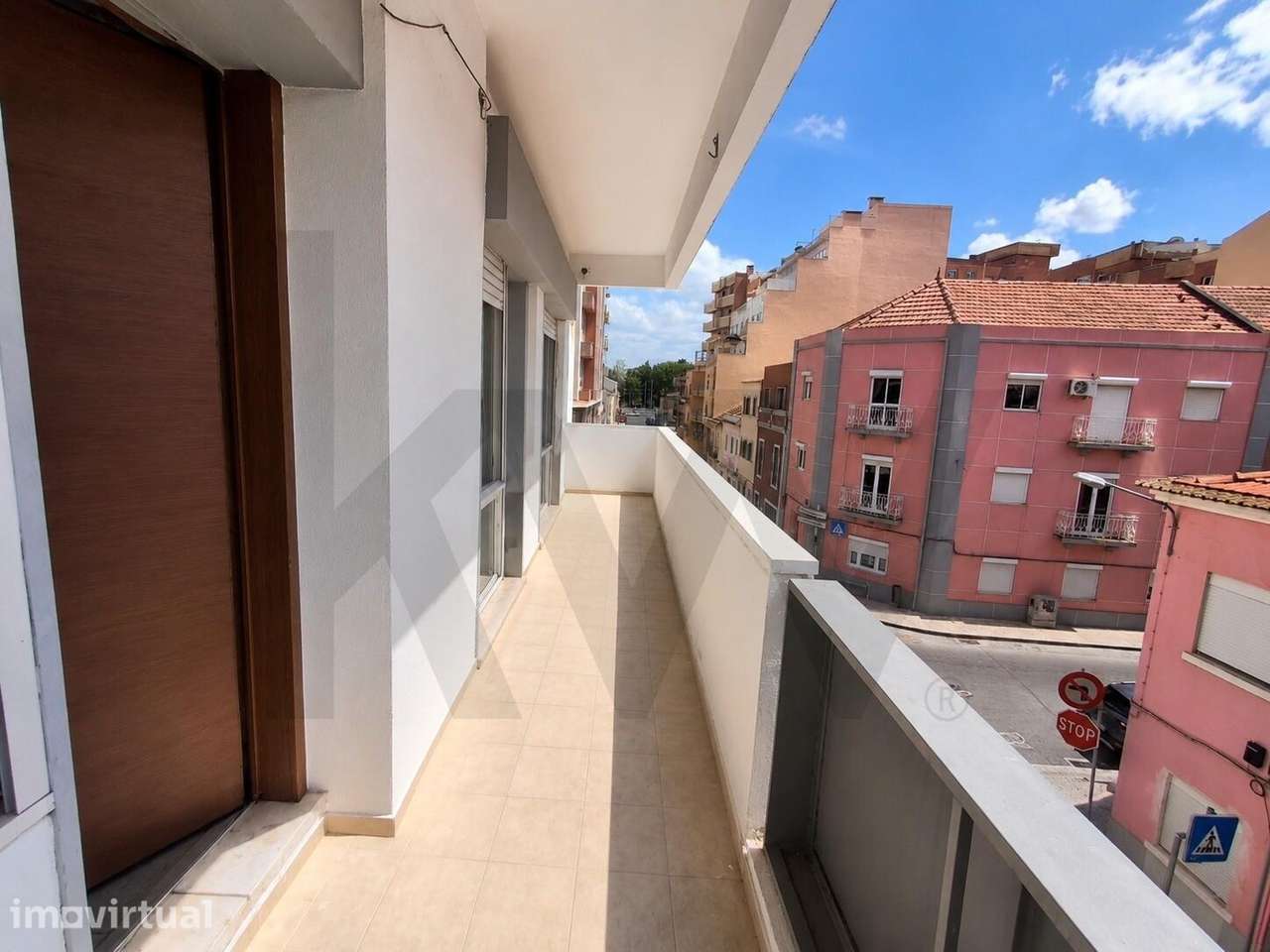 Apartamento T2 com Varanda | Centro de Vila Franca de Xira - Grande imagem: 2/9
