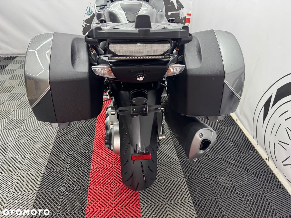 Kawasaki GTR - 23