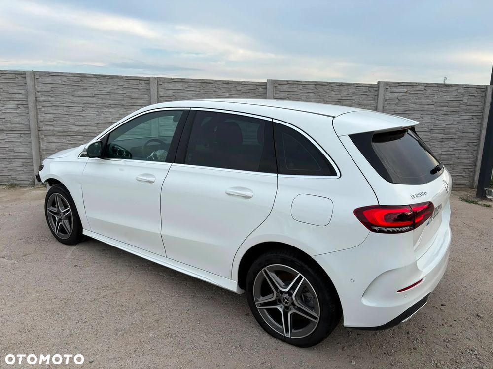 Mercedes-Benz Klasa B 250 e 8G-DCT AMG Line - 2