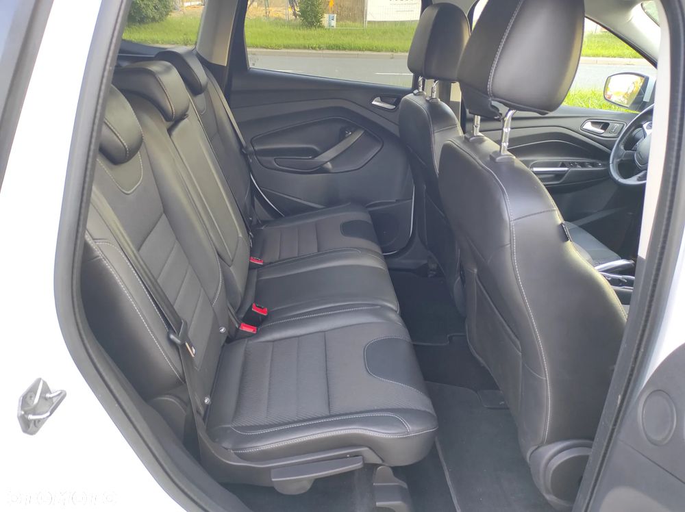 Ford Kuga - 10