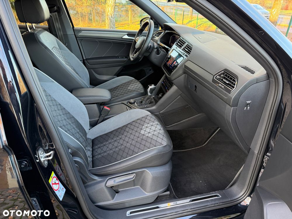 Volkswagen Tiguan 2.0 TDI SCR 4MotION DSG R-Line - 28